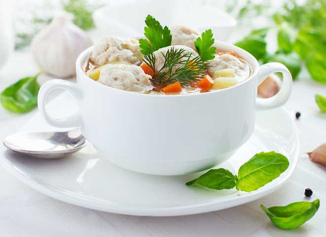 суп з фрикадельками: рецепт із курячим фаршем