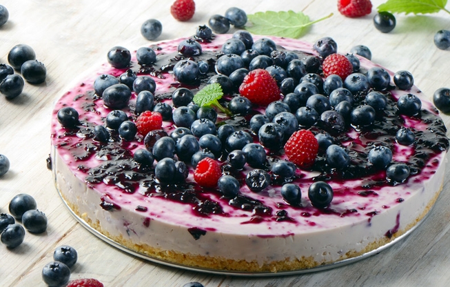 торт без випічки: рецепт літнього сирного десерту