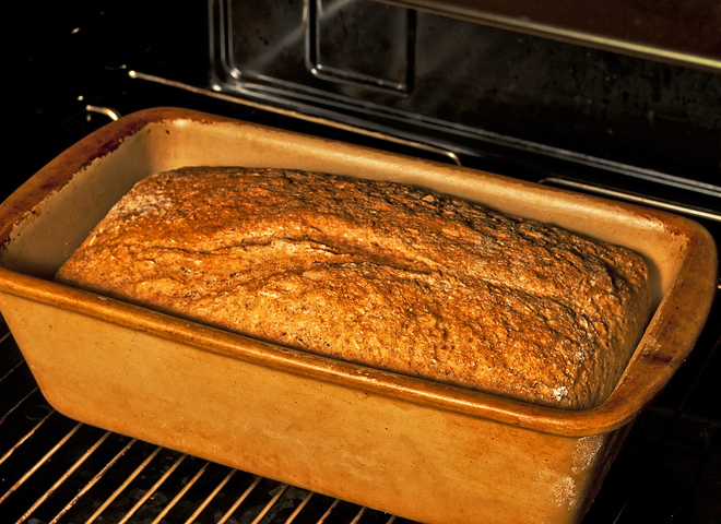 Як спекти домашній хліб у духовці