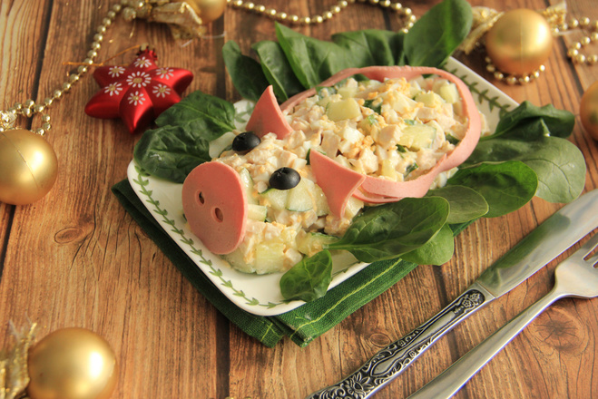 салат на новий рік у вигляді свині