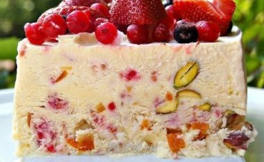 десерт семіфредо з ягодами