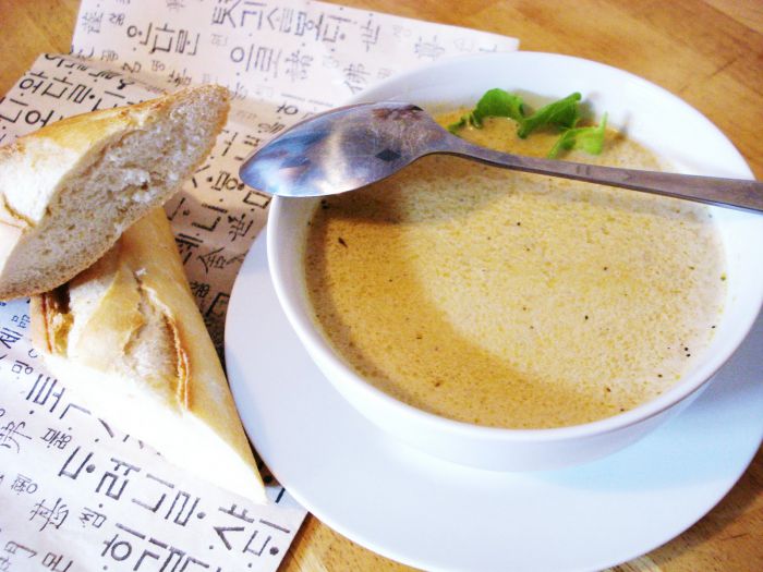 пряний часниково-вершковий суп