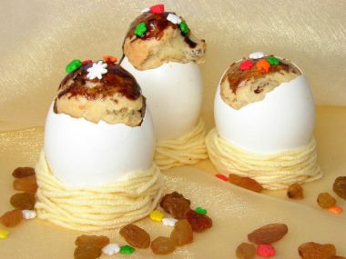 пасхальні кекси у яєчній шкарлупі
