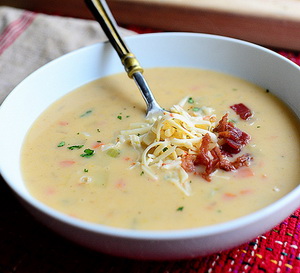 картопляний суп-пюре з сиром і беконом
