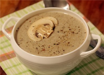 суп з білих грибів