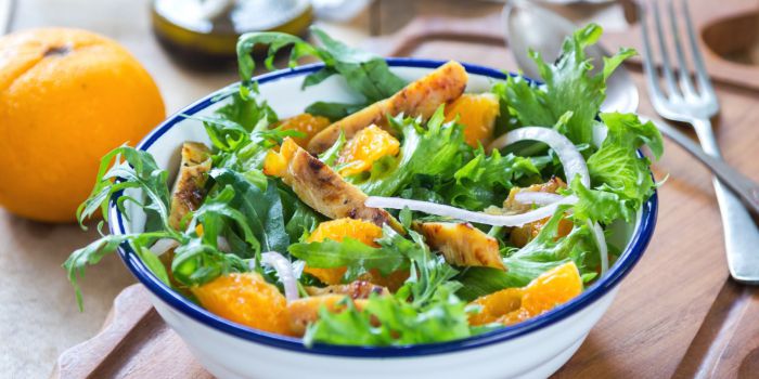 Салат з мандаринами і куркою — рецепт до свят