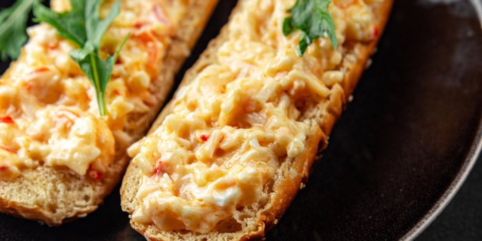 Сендвіч з намазкою з крабових паличок і сиру — рецепт