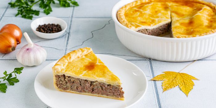 М'ясний пиріг туртьєр — рецепт випічки з соковитою начинкою страви та рецепти